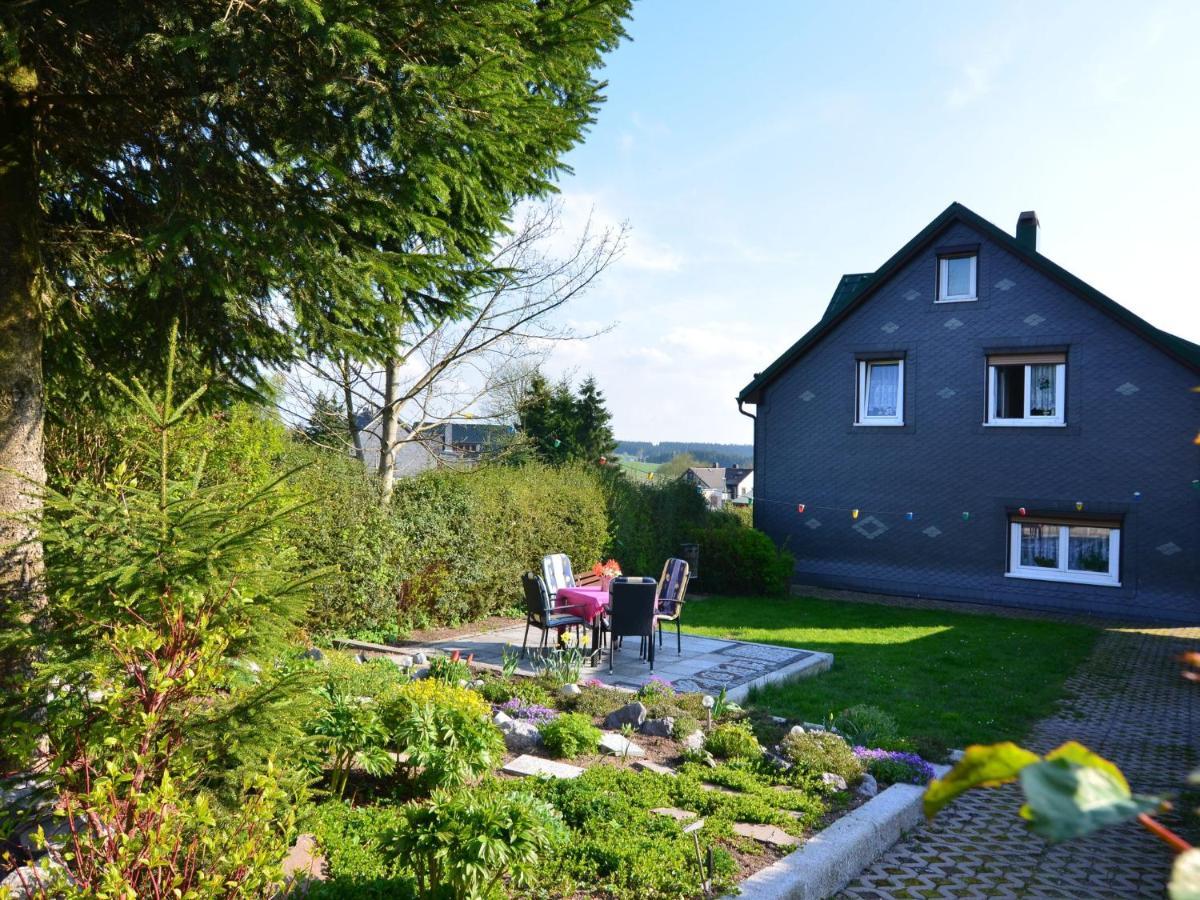 Holiday Home With Garden 노이슈타트암렌스타이그 객실 사진