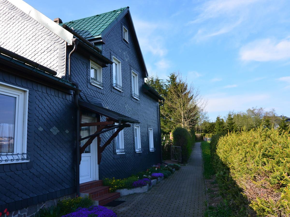 Holiday Home With Garden 노이슈타트암렌스타이그 외부 사진